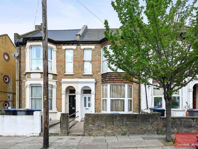 Maisonette for sale in Harlesden, Greater London