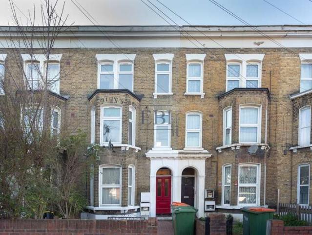 Maisonette for sale in London Borough of Newham, Greater London