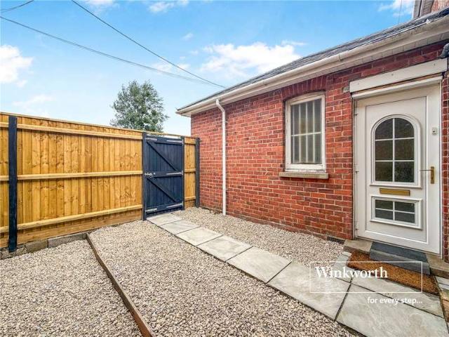 Flat for sale in Tricketts Cross, Ferndown