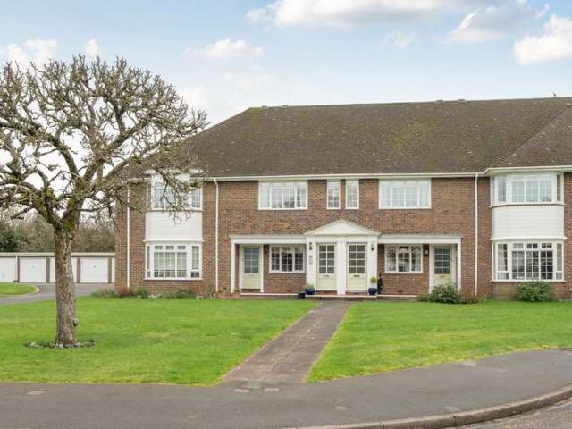 Maisonette for sale in Wrecclesham, Fole