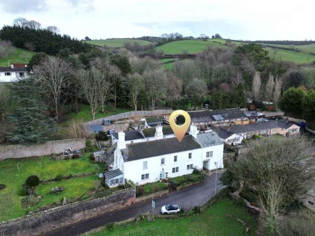 Maisonette for sale in Compton, Strode