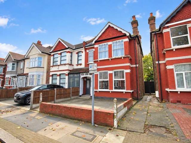 Maisonette for sale in London Borough of Brent, Greater London