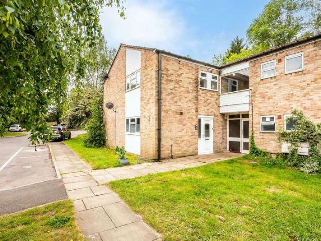 Maisonette for sale in Pachesham Park, Surrey