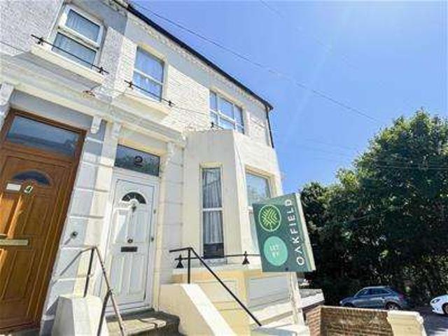 Maisonette for sale in Bohemia, Guestling Green