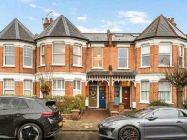 Maisonette for sale in Finchley, Greater London