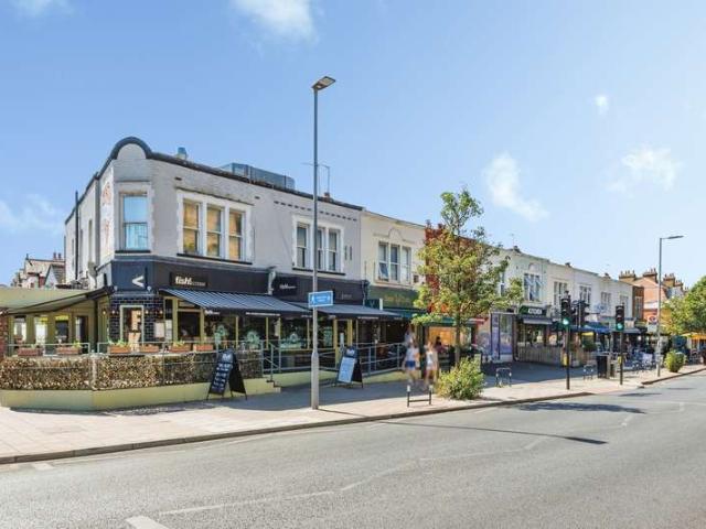 Maisonette for rent in Norbiton, Greater London