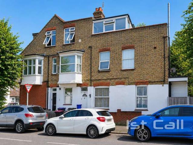 Maisonette for sale in Alton Barnes, Essex