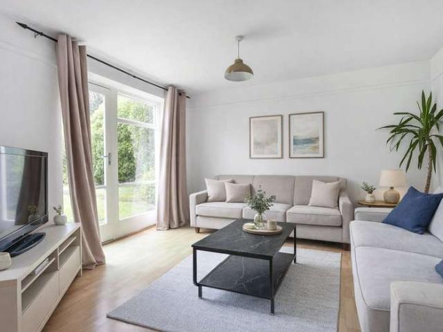 Maisonette for sale in Southfields, Greater London