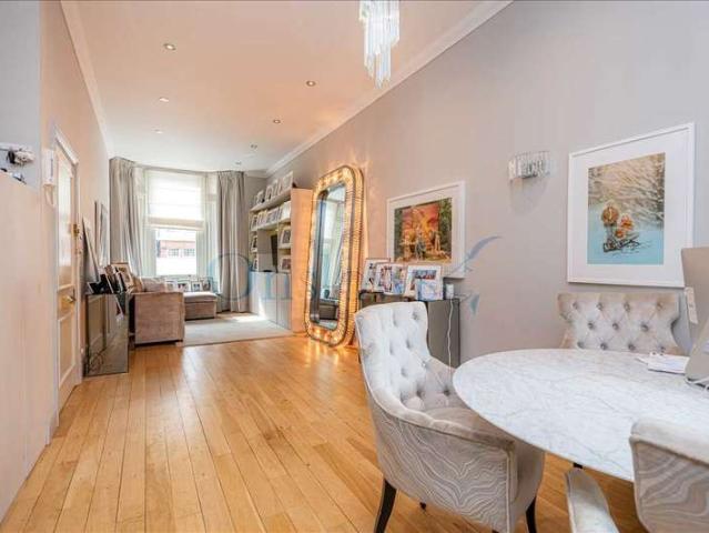 Maisonette for sale in Chelsea, Greater London