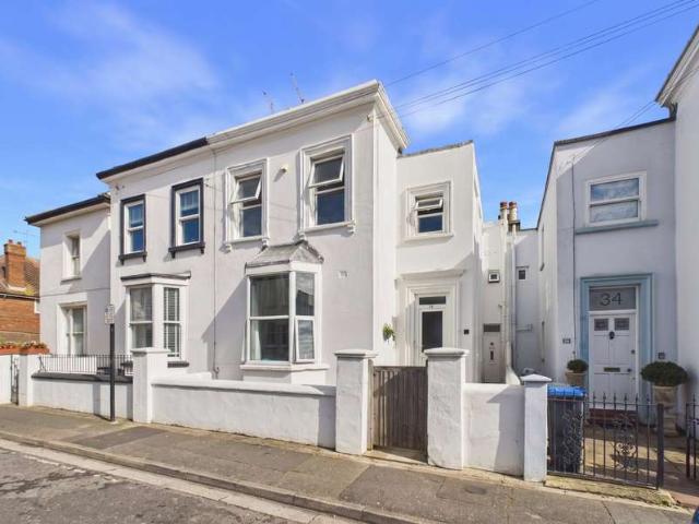 Maisonette for sale in West Worthing, Worthing