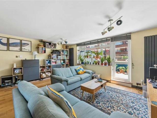 Maisonette for sale in St. George in the East, Shadwell