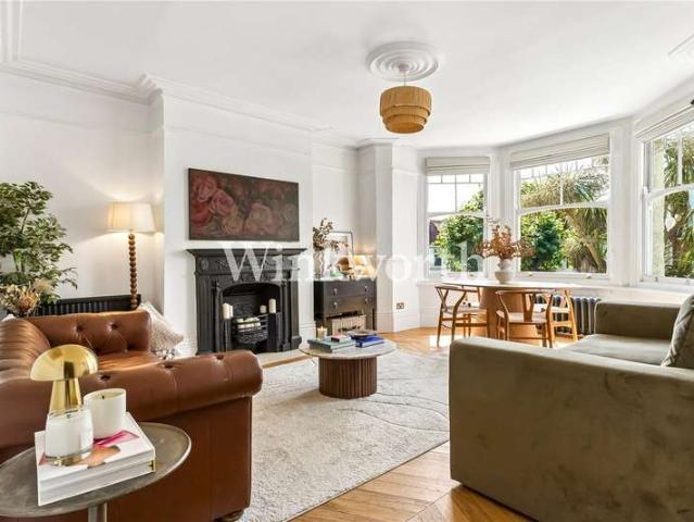Flat for sale in Palmers Green, Greater London