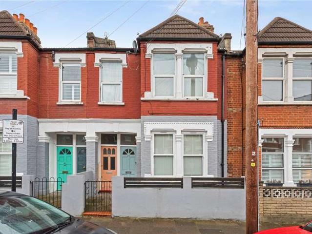 Maisonette for sale in Furzedown, Greater London