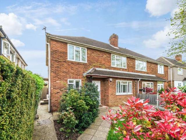 Maisonette for sale in Stoneleigh, Ewell