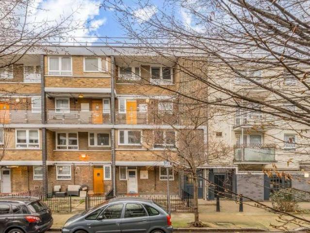 Maisonette for sale in Mile End, Greater London