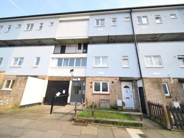 Maisonette for sale in Enfield Highway, Greater London