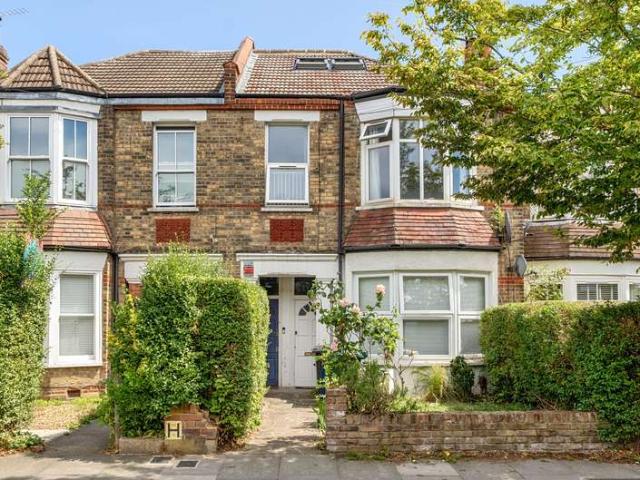 Maisonette for sale in Finchley, Greater London