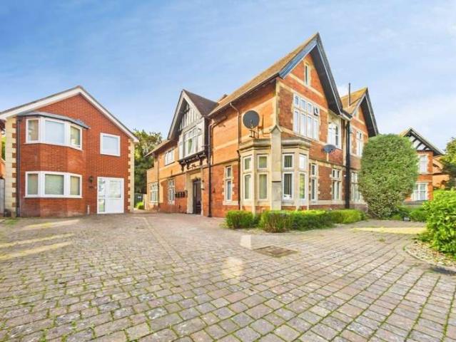 Maisonette for sale in Folkestone
