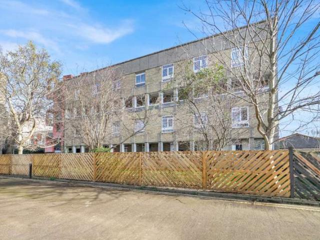 Maisonette for sale in Whitechapel, Greater London