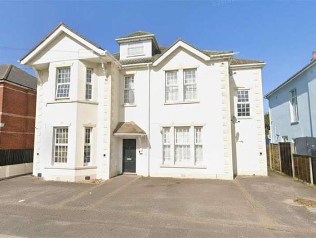 Maisonette for rent in Charminster, Bournemouth