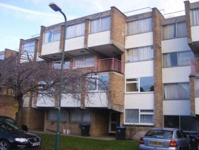 Maisonette for rent in Preston, Greater London