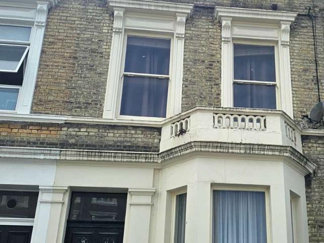 Maisonette for sale in West Kensington, Greater London