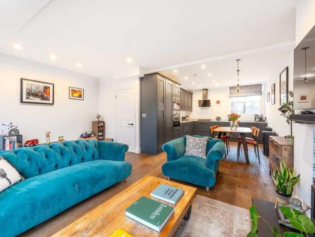 Duplex for sale in Kensal Rise, Harlesden