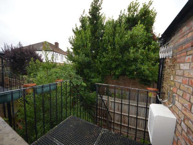 Maisonette for sale in Streatham Hill, Greater London