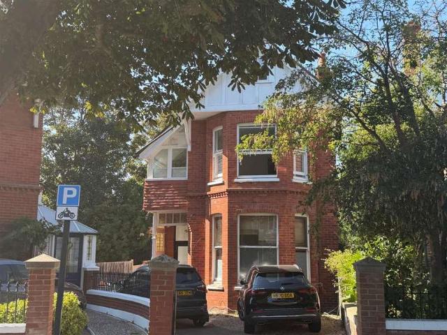 Maisonette for rent in Aldrington