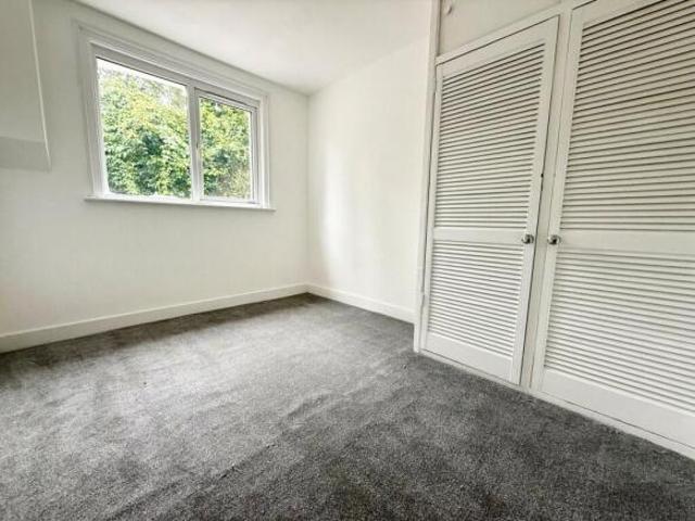 Maisonette for rent in Cat Hill