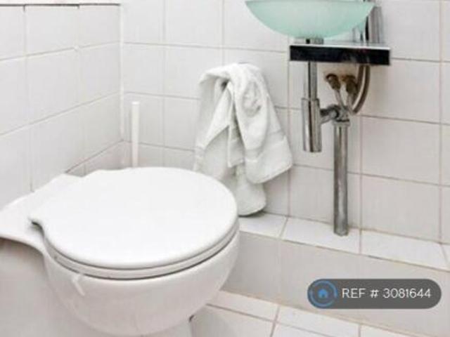 Maisonette for rent in Cat Hill, England