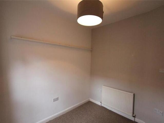 Maisonette for rent in Cat Hill