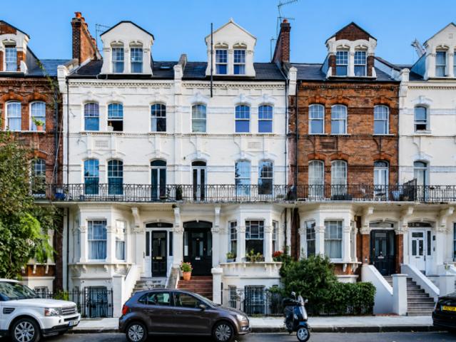 Maisonette for rent in Cat Hill