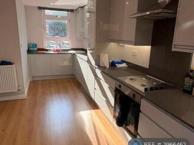 Maisonette for rent in Cat Hill