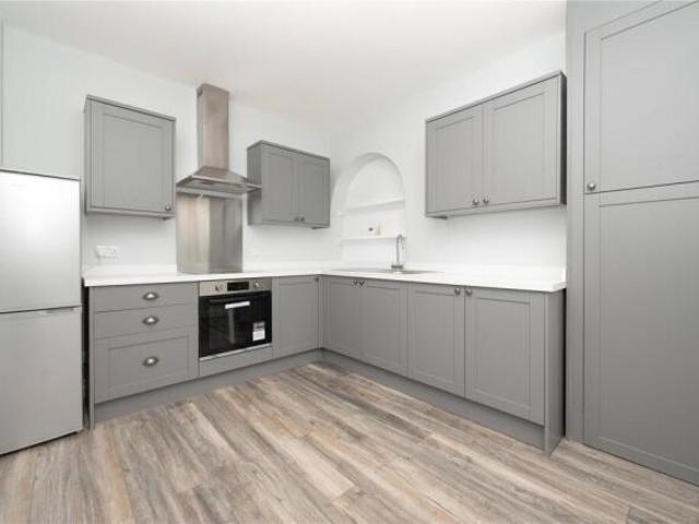 Maisonette for rent in Five Acres, Hertfordshire