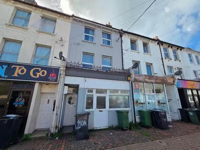 House for rent in Roselands, Eastbourne