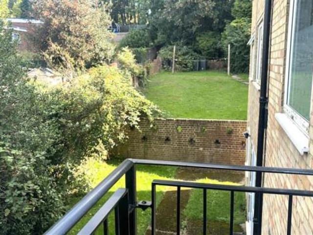 Maisonette for rent in Bartlett's Green, Stroud