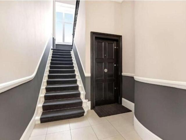 Maisonette for rent in Cat Hill
