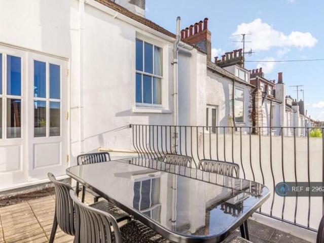 Maisonette for rent in Brighton & Hove