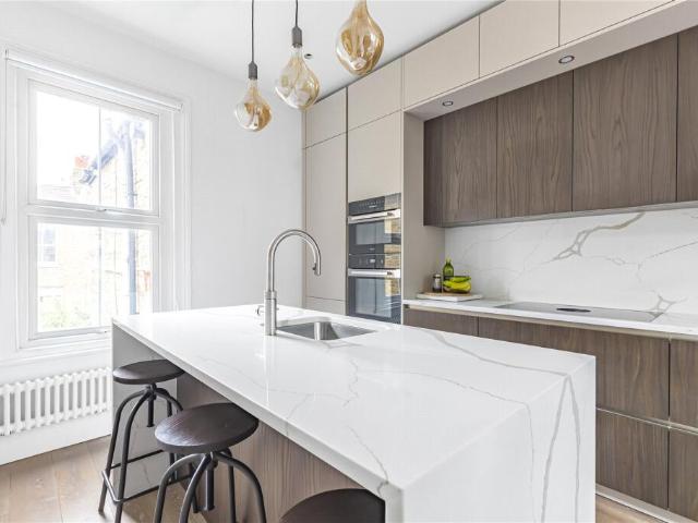 Duplex for rent in Putney