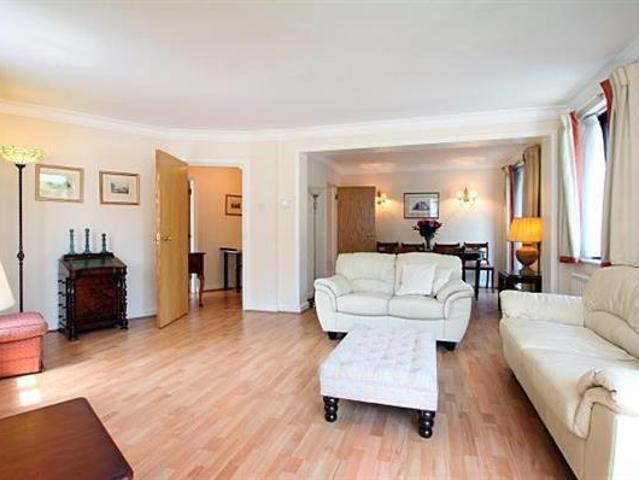 Maisonette for rent in Palace Gate, Greater London
