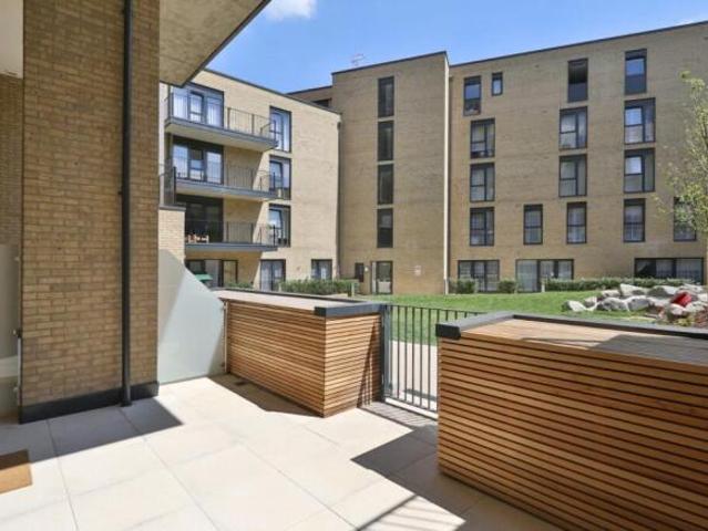 Maisonette for rent in South Hackney, Greater London