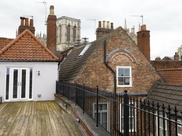 Maisonette for rent in High Field, York