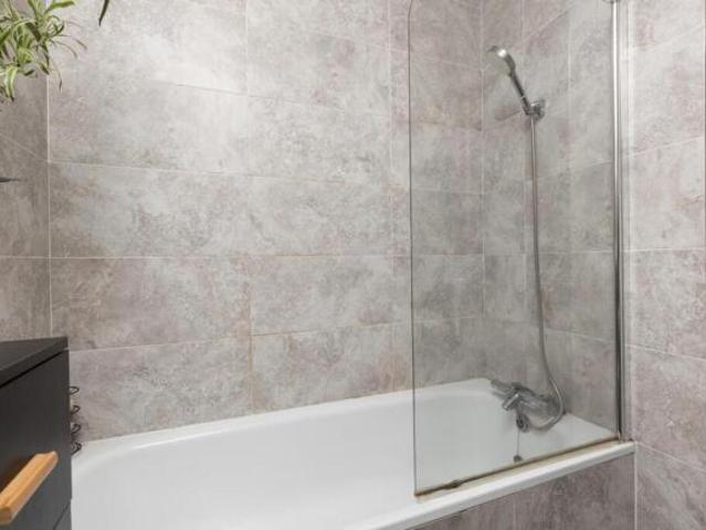 Maisonette for rent in Surbiton, Greater London