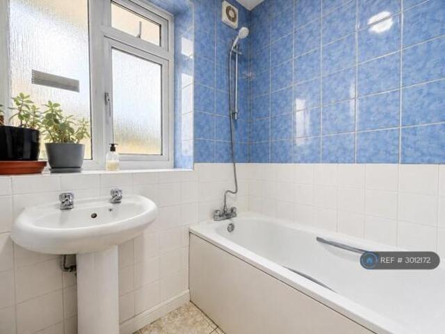 Maisonette for rent in Cat Hill