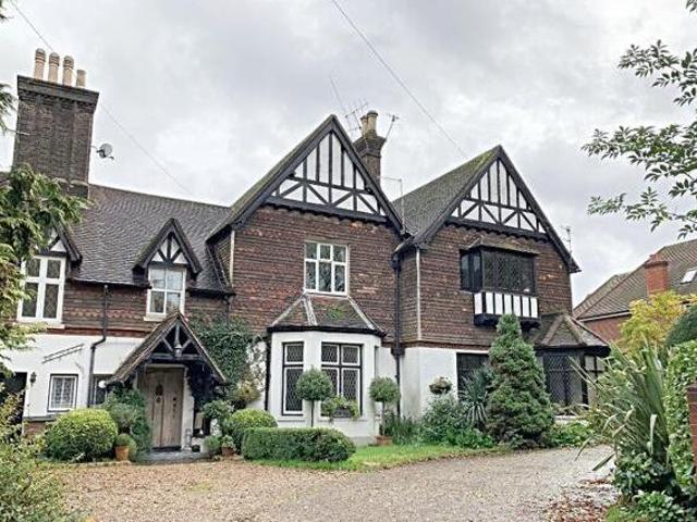 House for rent in Meath Green, Reigate and Banstead