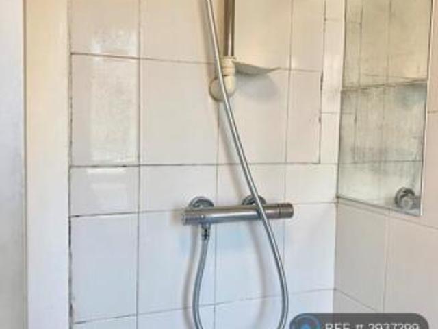 Maisonette for rent in Cat Hill