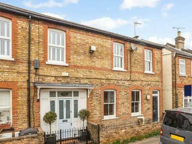 House for rent in Surrey