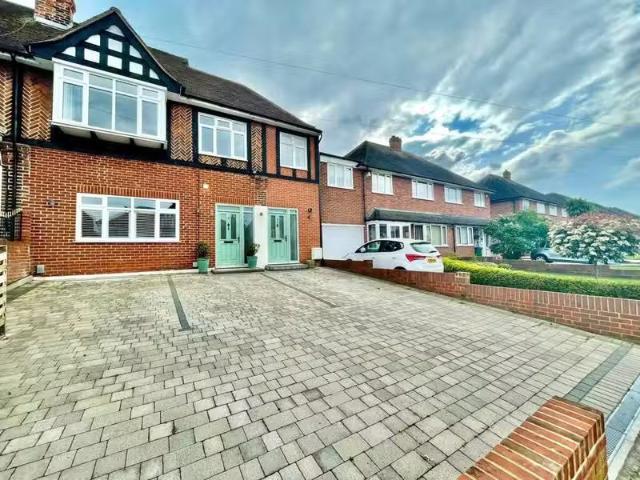 House for rent in Albany Park, Greater London