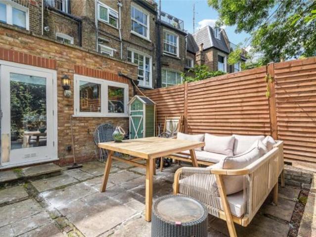 Maisonette for rent